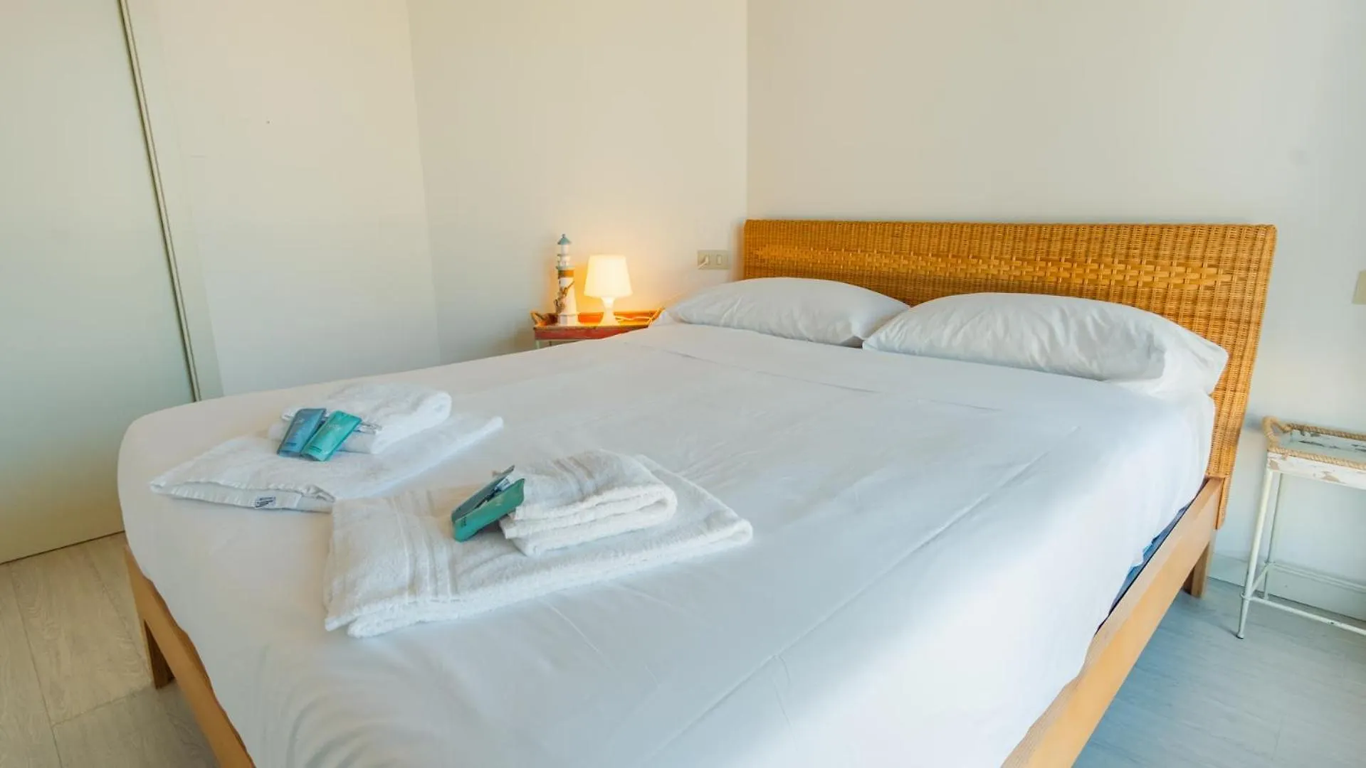 Sirmione Sunrise Terrace - Italian Homing Apartment 0*,  Italy